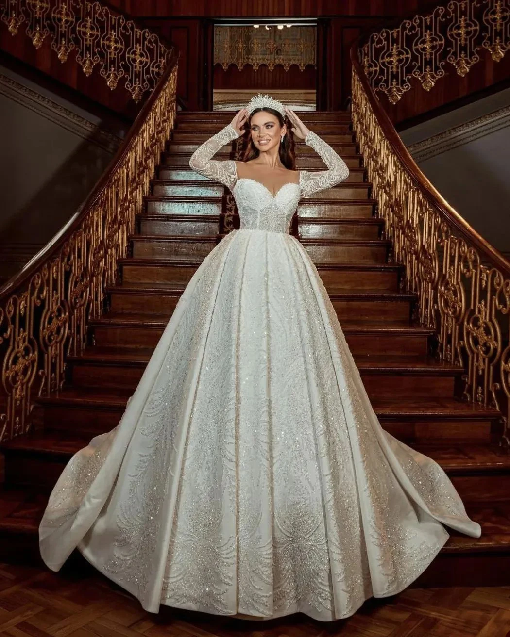 Vestido de novia clásico de encaje con lentejuelas para mujer, vestido de novia de manga larga, falda de cuello redondo, vestidos de tren de corte