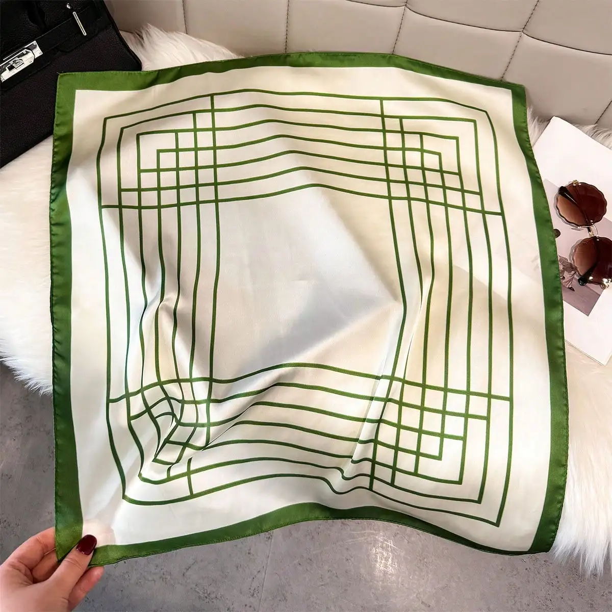 

Light Luxury Geometric Striped Silk Scarf 70cm Twill Square Scarf For Women, Fashionable Versatile Large Scarf, Sun Protection Shawl, Headscarf
