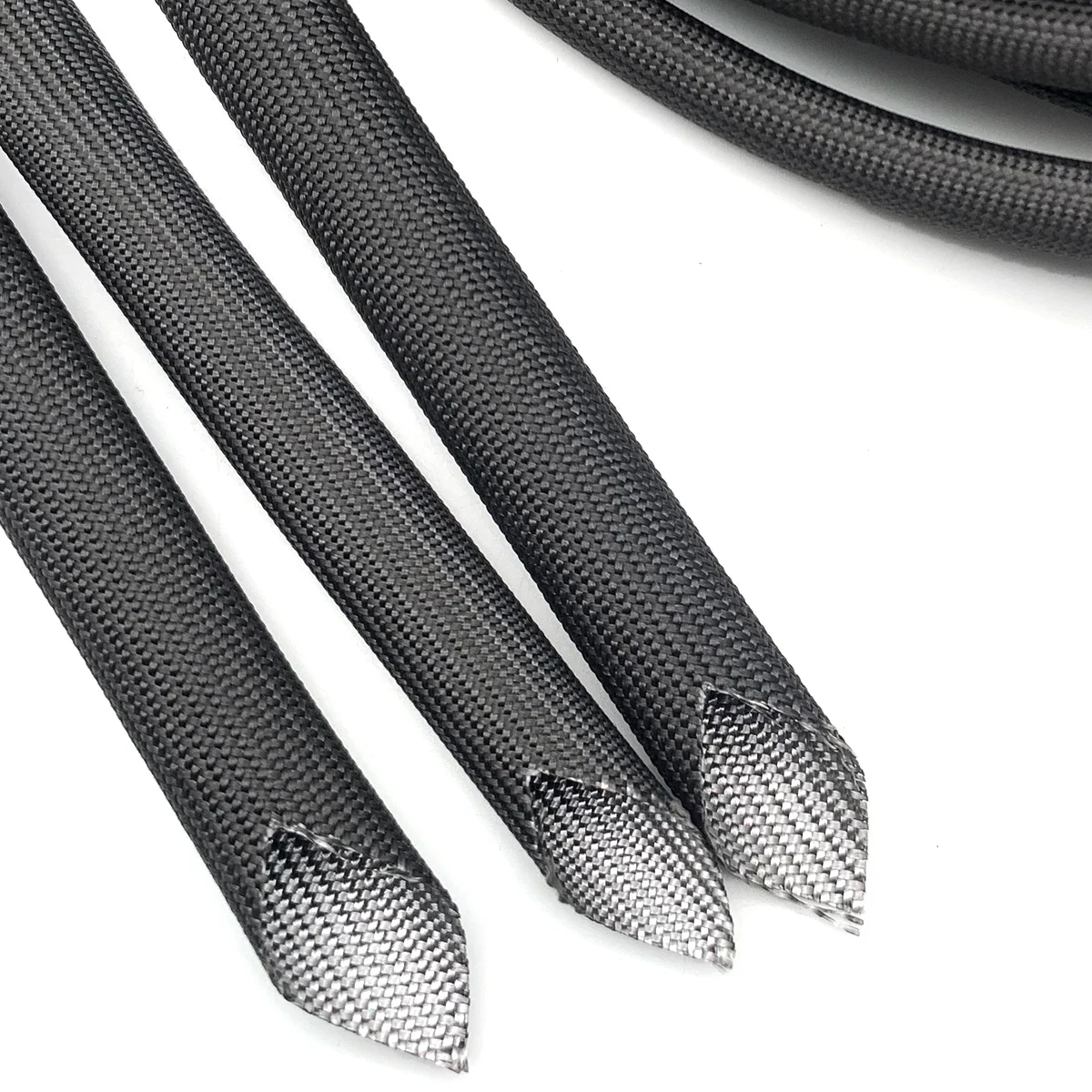 Black 600 Degree Fiberglass Sleeve Pipeline Harness High Temperature Protection Pipe Inner Diameter 1-30mm