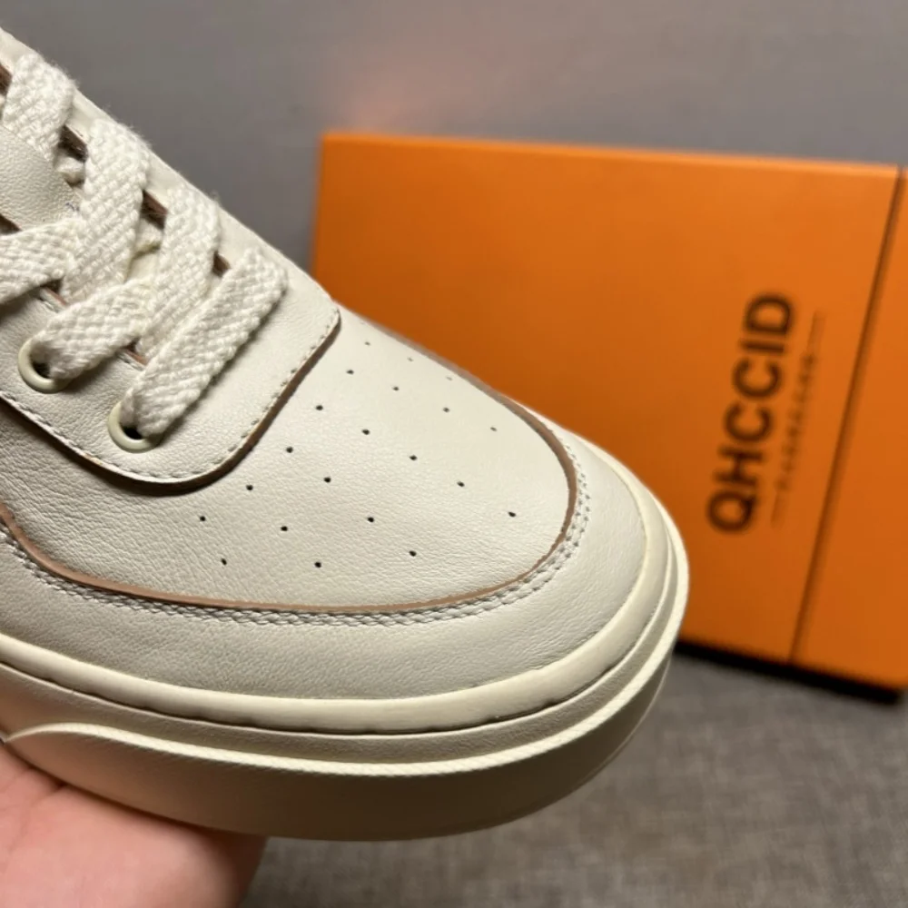 أحذية رياضية بيضاء من الجلد الطبيعي بتصميم جديد للخريف/الشتاء للرجال - قمة منخفضة، أحذية رياضية عصرية وغير رسمية، نعل واحد قابل للتنفس #2