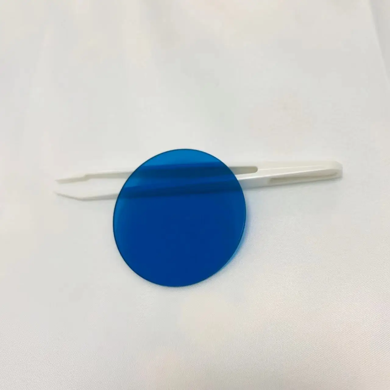 ขนาดเส้นผ่านศูนย์กลาง55มม.300nm To 600nm Low Pass 700nm ~ 1000nm อินฟราเรด IR Cut Filter QB23 BG7 Blue แก้ว