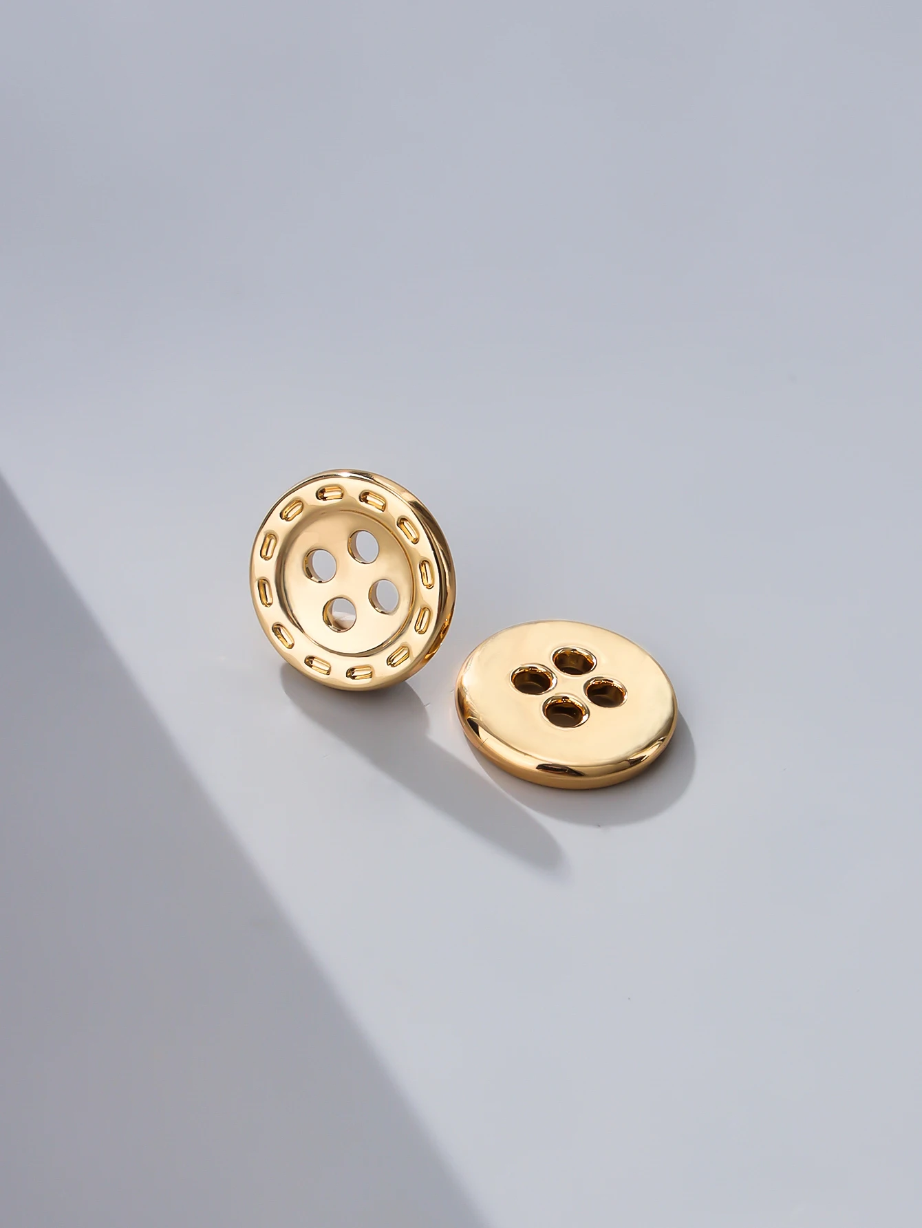 10 sztuk/opakowanie 12mm 4-otworowe okrągłe metalowe guziki do odzieży, garniturów, koszul, akcesoria do szycia DIY, guziki z nóżką