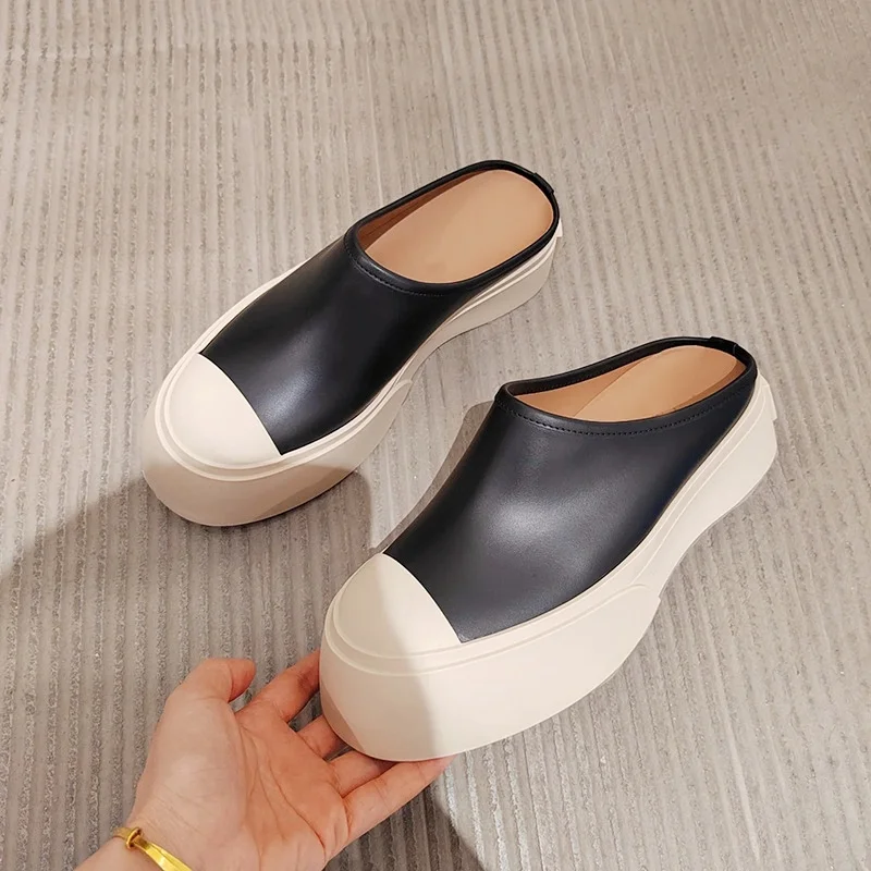 黒、白のパッチワーク女性スリッパラウンドトゥプラットフォーム厚底フラットサンダル夏防水屋外女性カジュアルシューズ