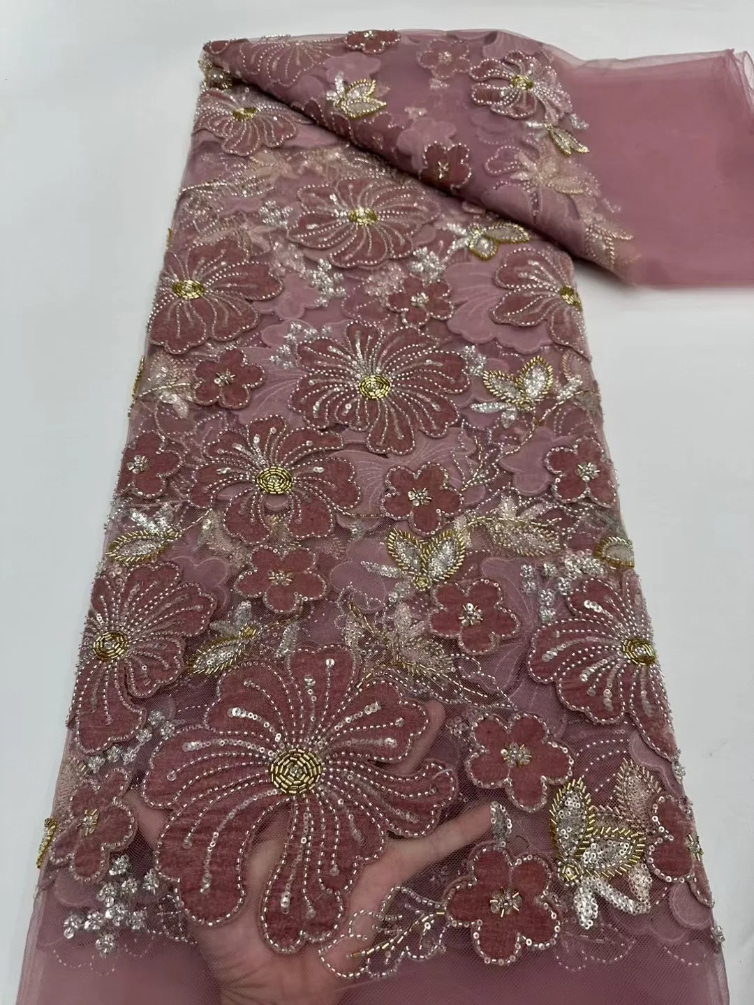 

Африканская бархатная кружевная сетчатая ткань, 5 ярдов, 2026, высокое качество, нигерийский свадебный материал, роскошная ткань с блестками и бусинами для шитья