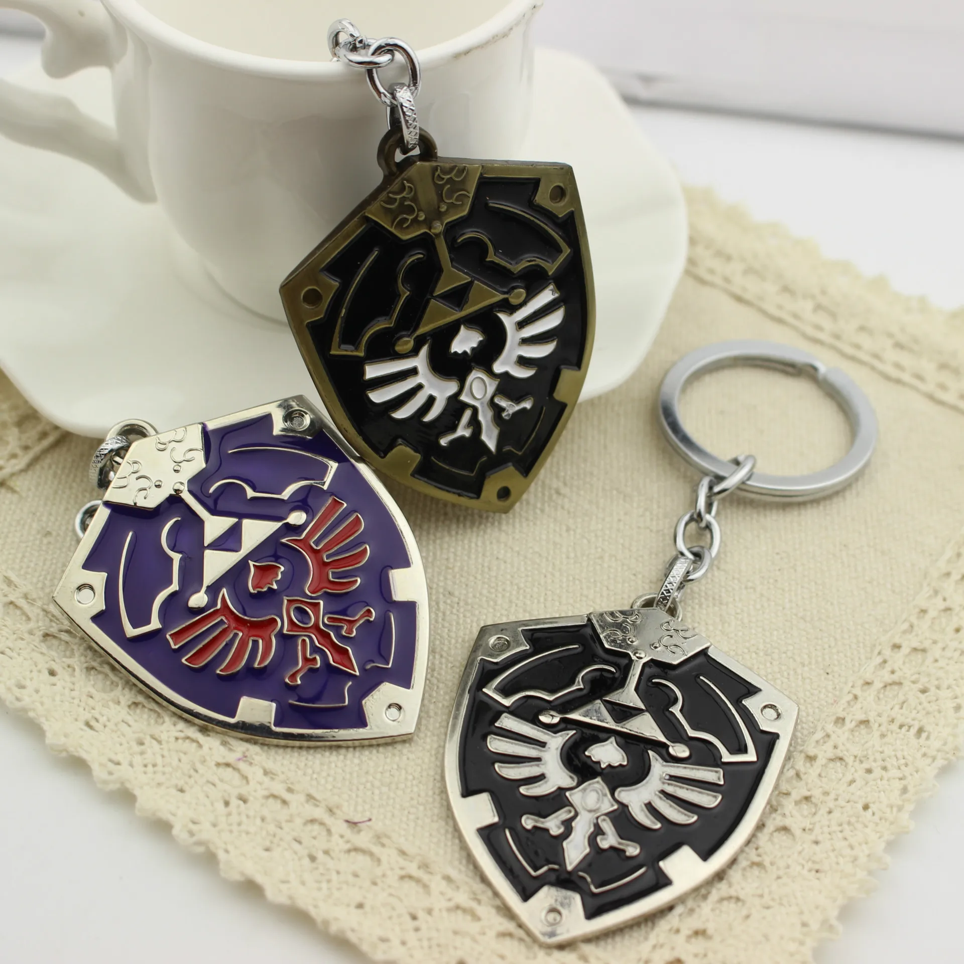 Game Zeldas Shield Keychain Symbol Pendant Enamel Metal Keyring Men Jewelry Accessories Gift