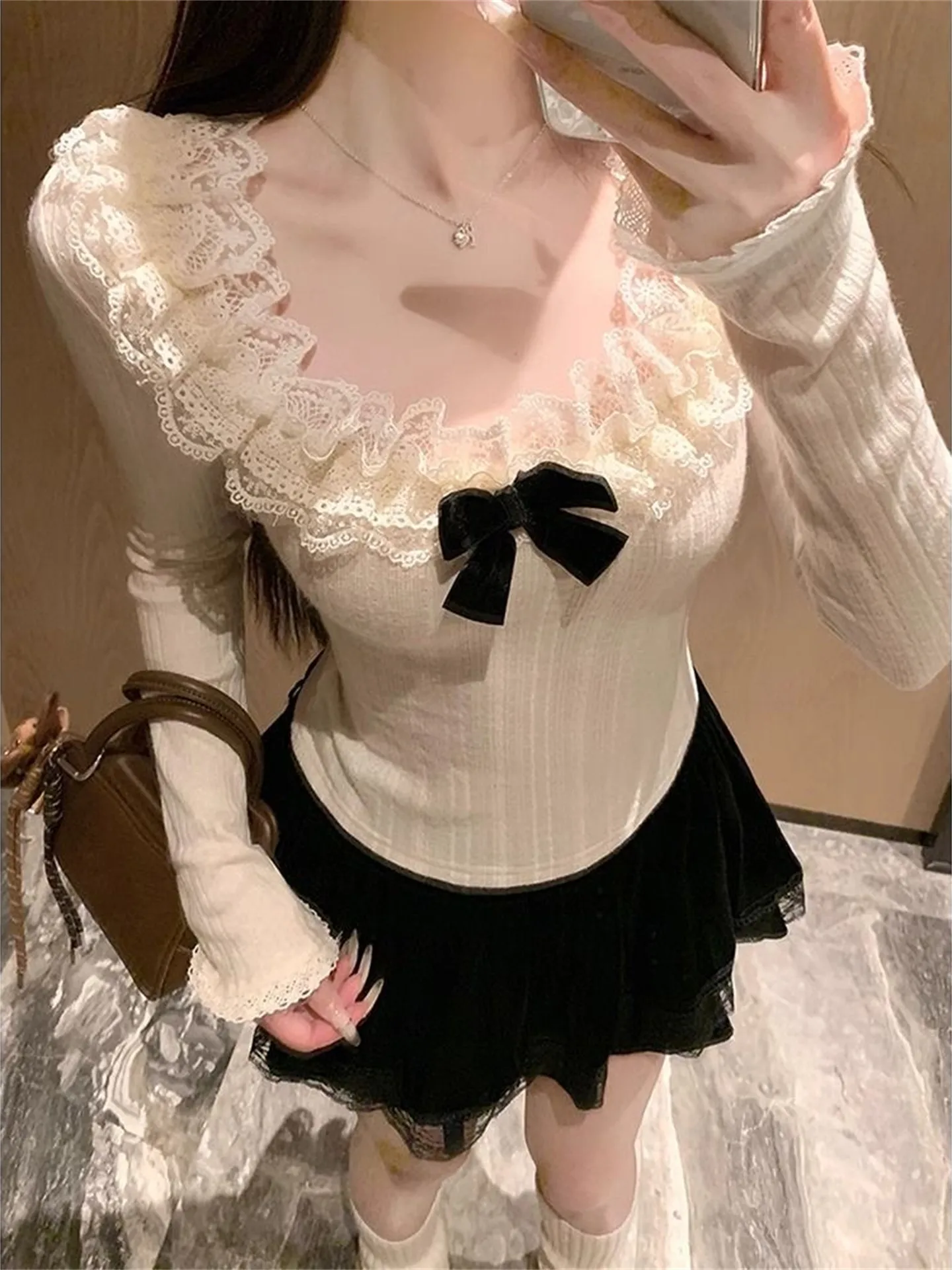 

Сексуальный женский топ с кружевными вставками и длинными рукавами, облегающий, с узлом, модный, дышащий, приятный к телу.