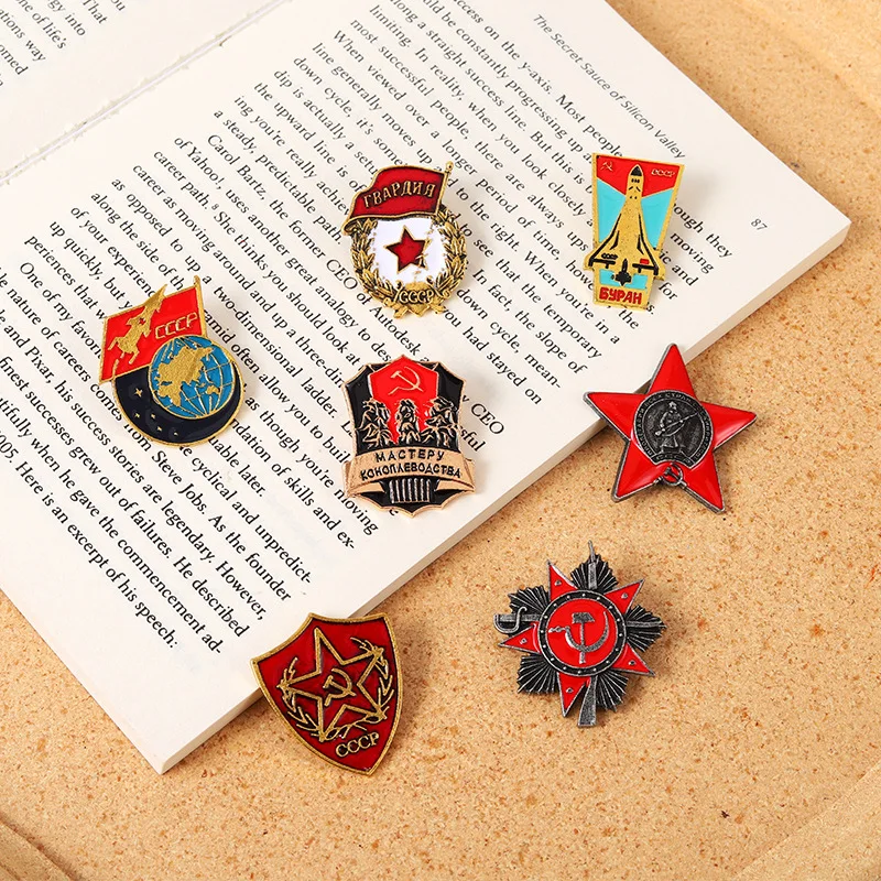 Russian Flag Brooch Ribbon Sign Badge With USSR Symbol Badge Patriotism Red Star Victory Day Lapel Pins Icon Backpack Decorative