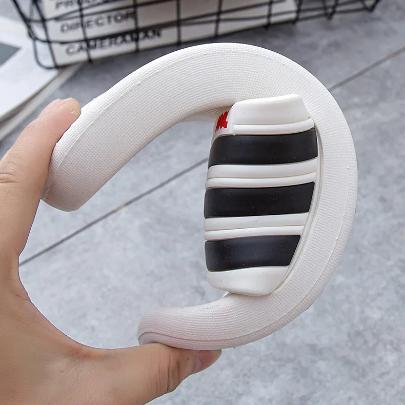 Non-Slip and Wear-Resistant Men's Slippers for Student Dormitory Use