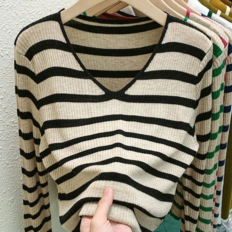 الخامس الرقبة فضفاضة سويتر مقلم 2025 الخريف سترة جديدة المرأة نمط أعلى تصميم سترة قاعدة #1