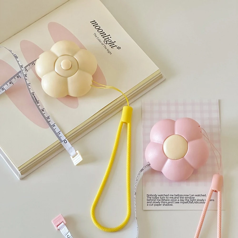 Flower shaped mini tape measure, portable with automatic retractable soft leather ruler, portable ruler, bag pendant
