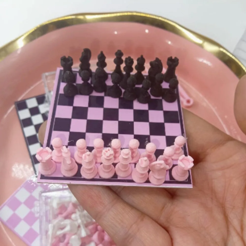 

Chessboard Mini Pocket Size Chess Set Handmade 1/12 Scale International Chess Delicate Standard International Chess Set