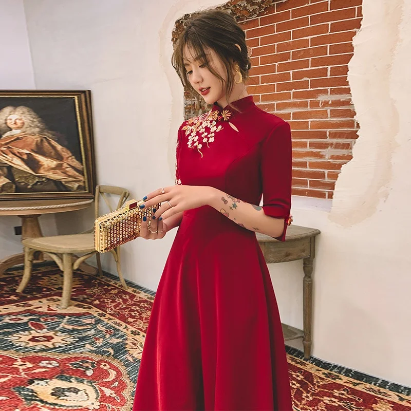 

Red Chinese Style Wedding Dress New 2024 Winter Bride Gown Engagement Dress Sleeve Covering Female Qipao Dress for Wedding
