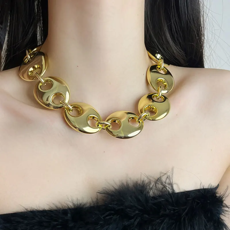 Vintage Exaggerated Thick Chain Pig Nose Necklace Hip Hop Feminine Chic Acrylic Choker Birthday Party Jewelry Accessory