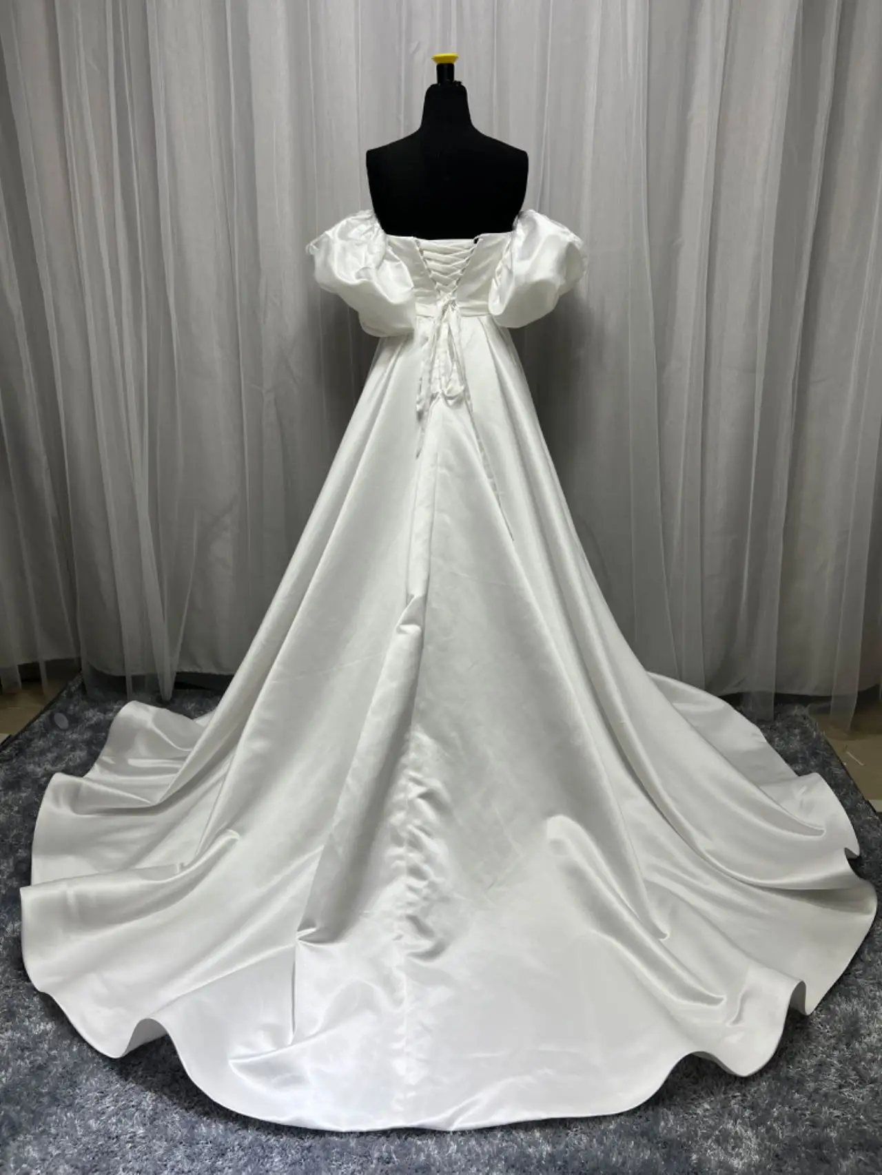 Customized Removable Puff Sleeve Satin Wedding Dress High Slit Side A-line Simple Plus Size Bridal Dress with Court Train 2022