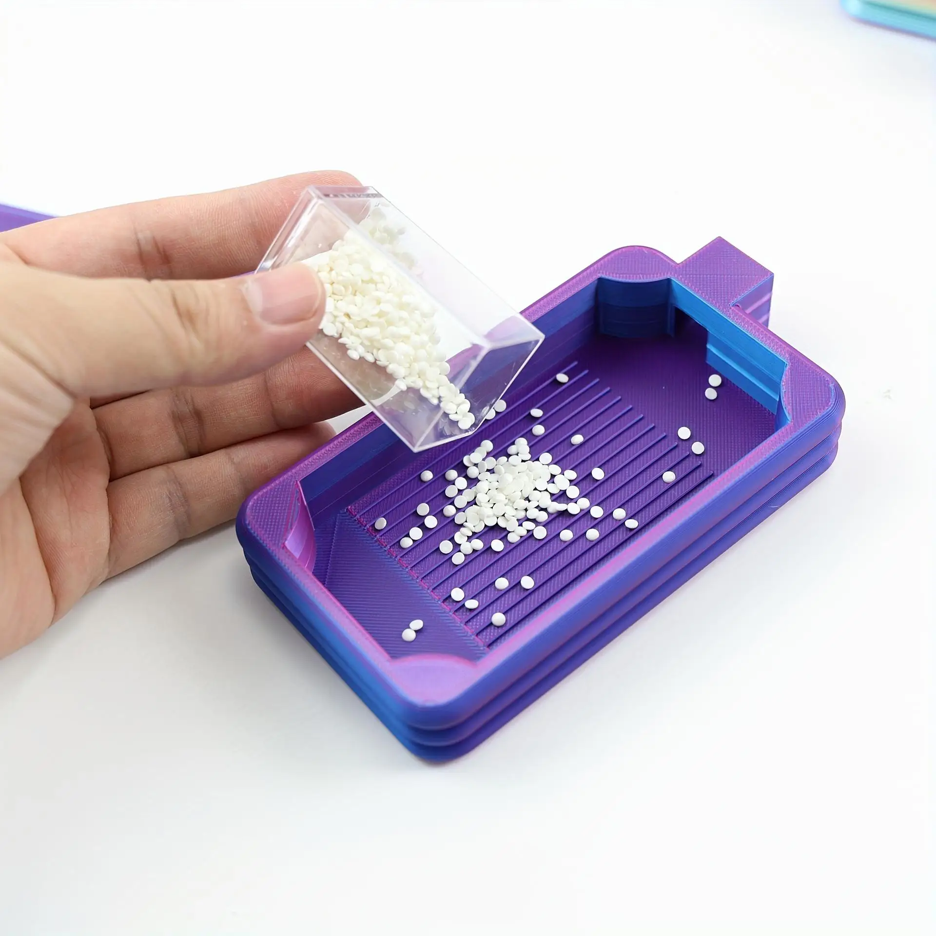 1Pcs Colorful New Diamond Painting Tray with Lid, Diamond Painting Storage Tray and Lid Design, Diamond Painting Accessories and Tools, Easy-To-Pour Bead Tray Suitable for 5D Diamond Painting Kits - view 3