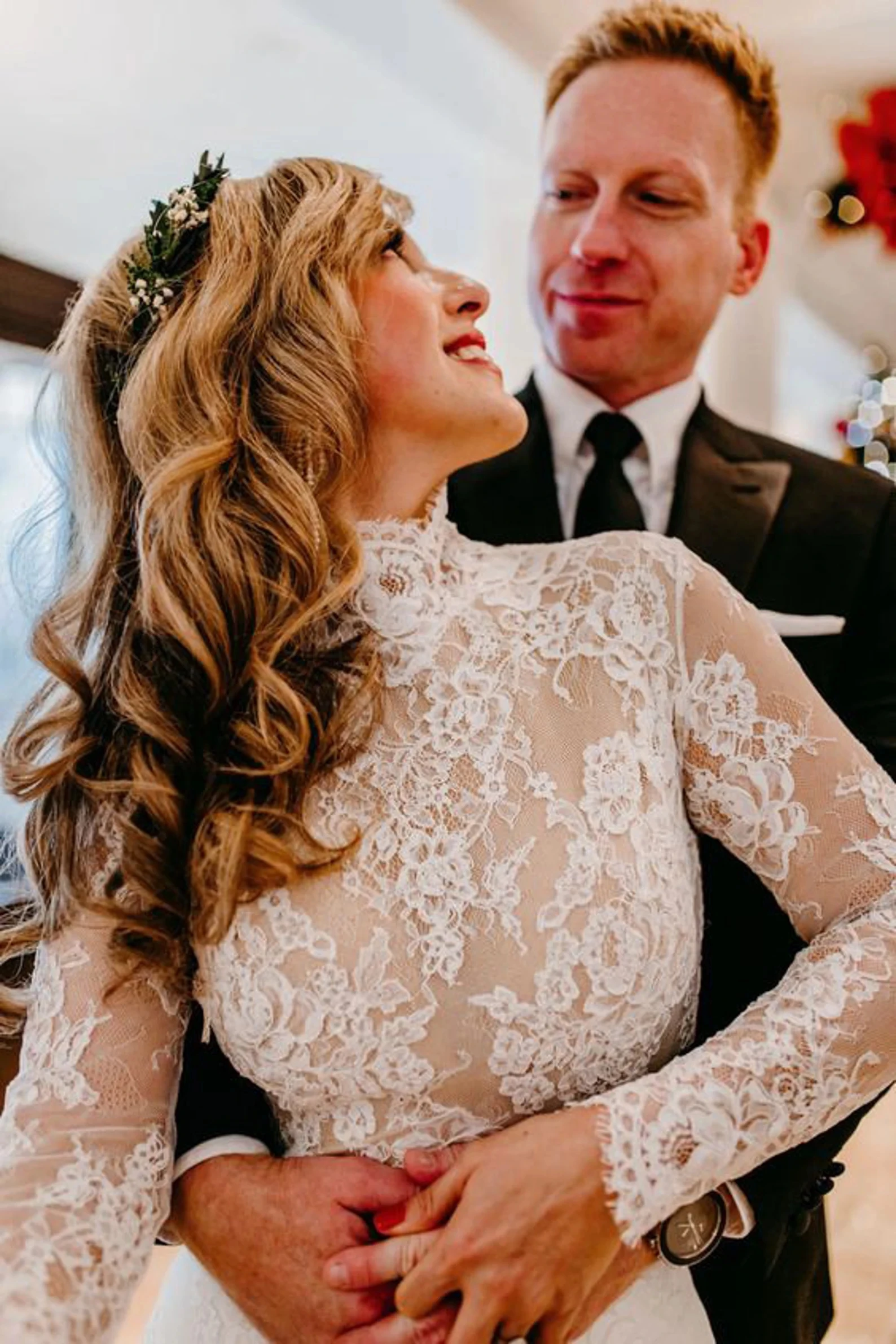 Customized Lace Wedding Boleros Full Sleeves High Neck Buttons Back Bride Shrugs Bridal Capes Formal Party Coat Women Accessory