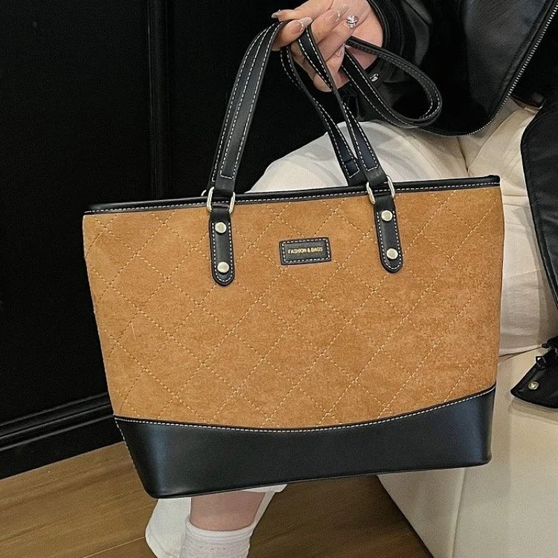 

Elegant Ladies Handbag Made Of Cowhide Leather Featuring Elegant Bali Casual Vintage Lightweight Daily Style​