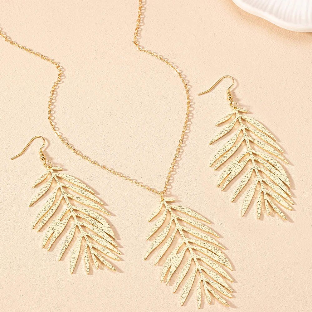 

Necklaces Exquisite Leaf Earrings New Designs Jewelry for Women Wedding Geometric Earring Pendants Party Retro Exaggerate Sets