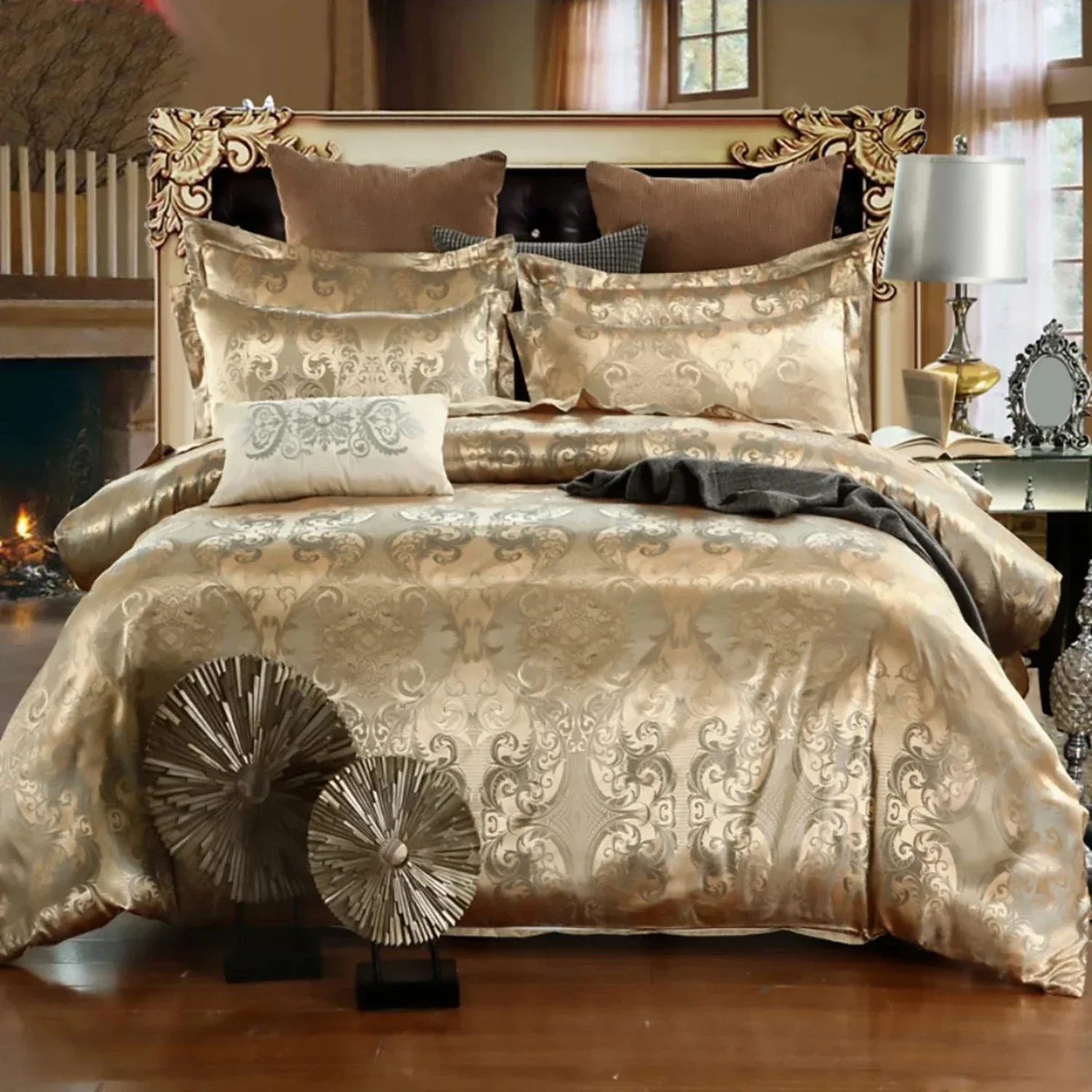 

Upgrade your bedding with this sumptuous and chic gold floral jacquard duvet cover set. Add a touch of glamour and elegance to y