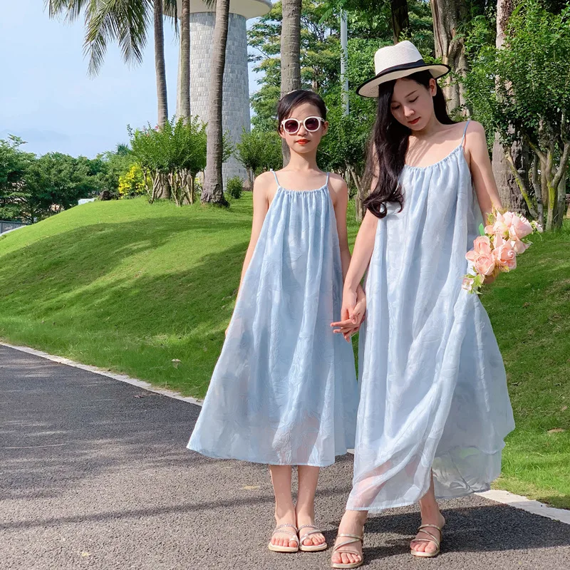 

Лето 202, одинаковые платья для мамы и дочки, длинное платье с открытой спиной для пляжного отдыха, наряды для женщин и девочек