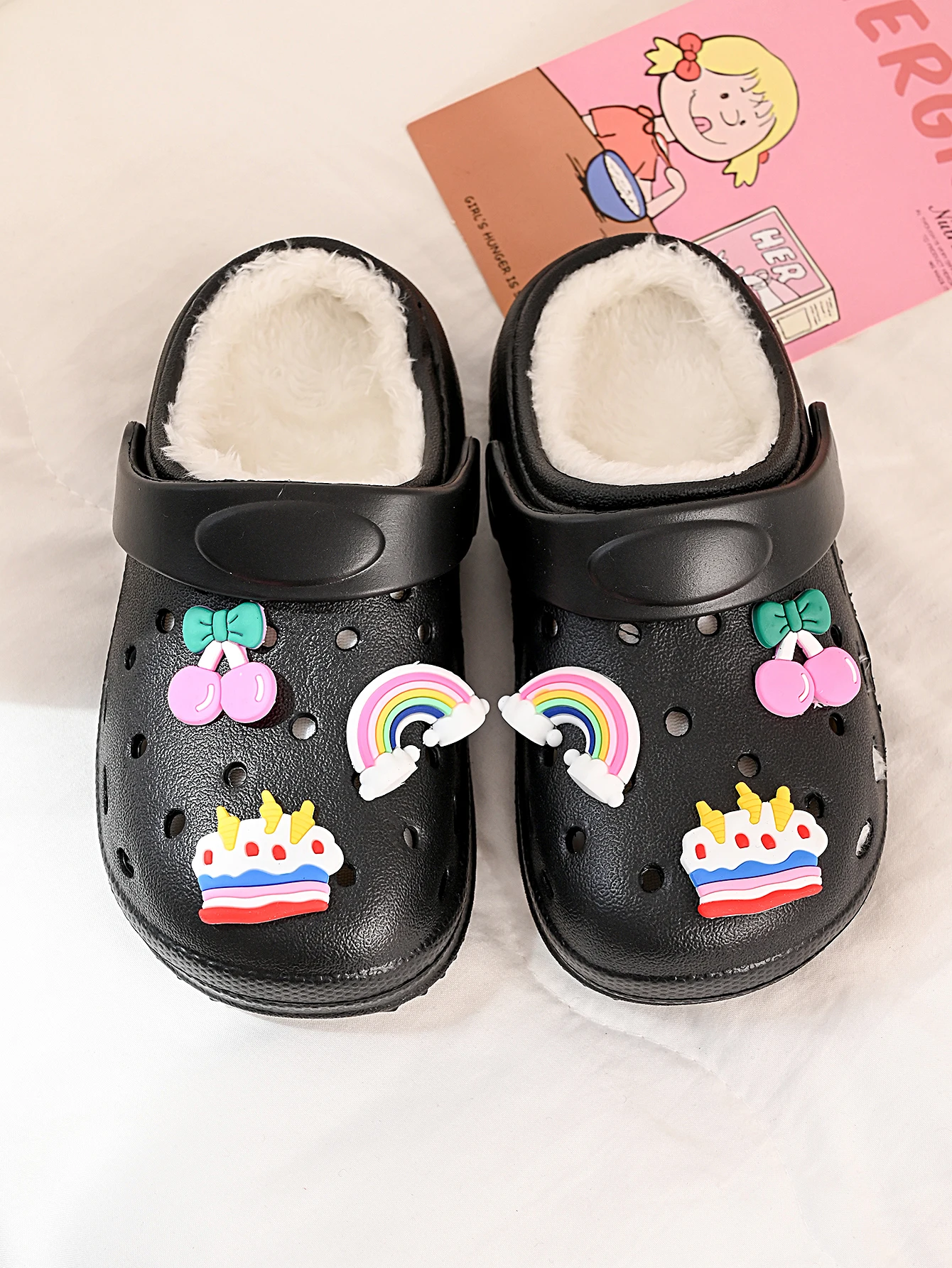 شباشب أطفال جديدة بنعال ناعمة مريحة دافئة، مع دعم كعب، مناسبة للمشي في الأماكن المغلقة، ملابس غير رسمية في الهواء الطلق