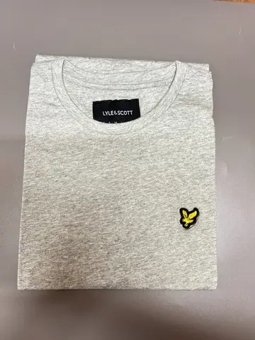 HELT NY ENKEL KORTÄRMAD T-SHIRT I LYLE AND SCOTT 6 best sales Lyle och Scott - №1