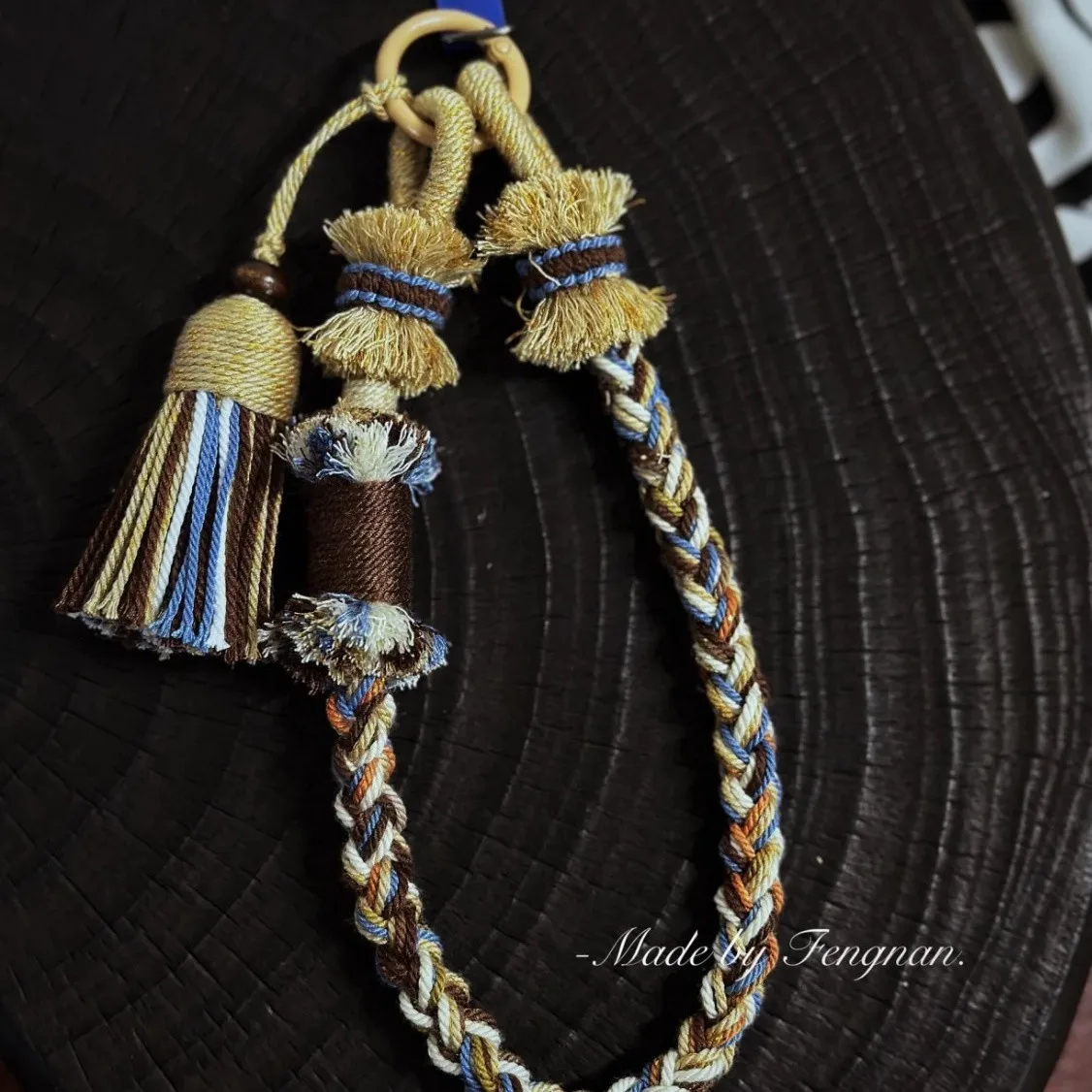 Vintage tassel keychain bag accessories, creative handmade weaving, Morandi color handle, wrist strap