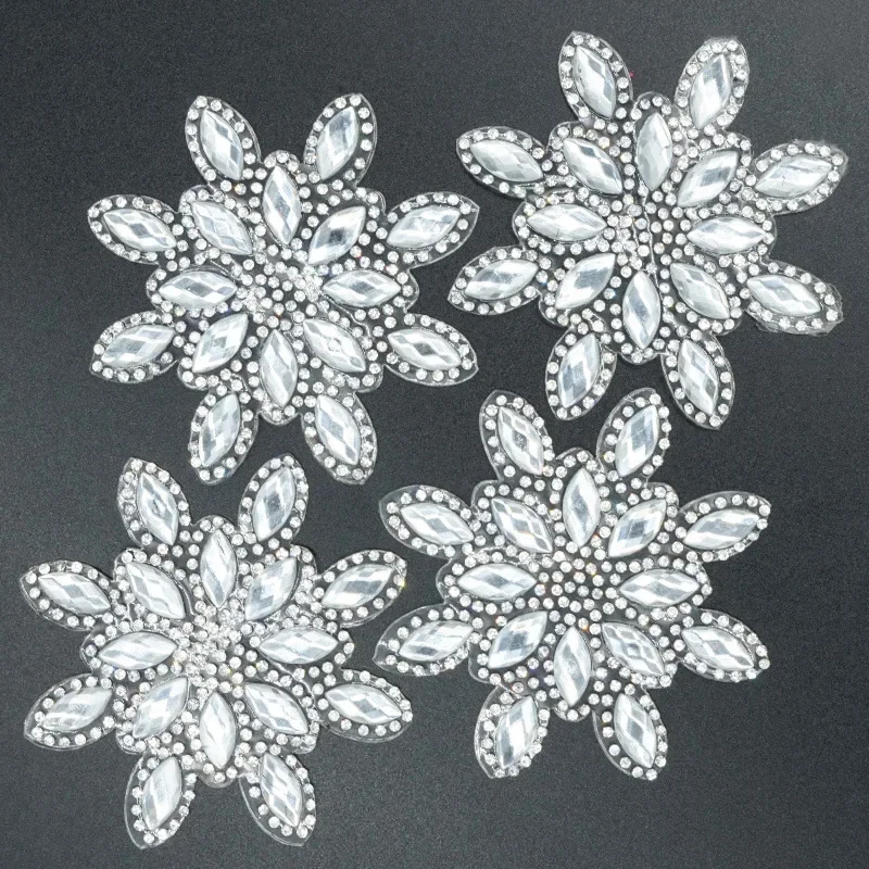 1pc Iron-on Rhinestone Snowflake Flower Patches for Clothing Thermoadhesive Patch Stripes Badge Clothes Sticker Appliques Decor