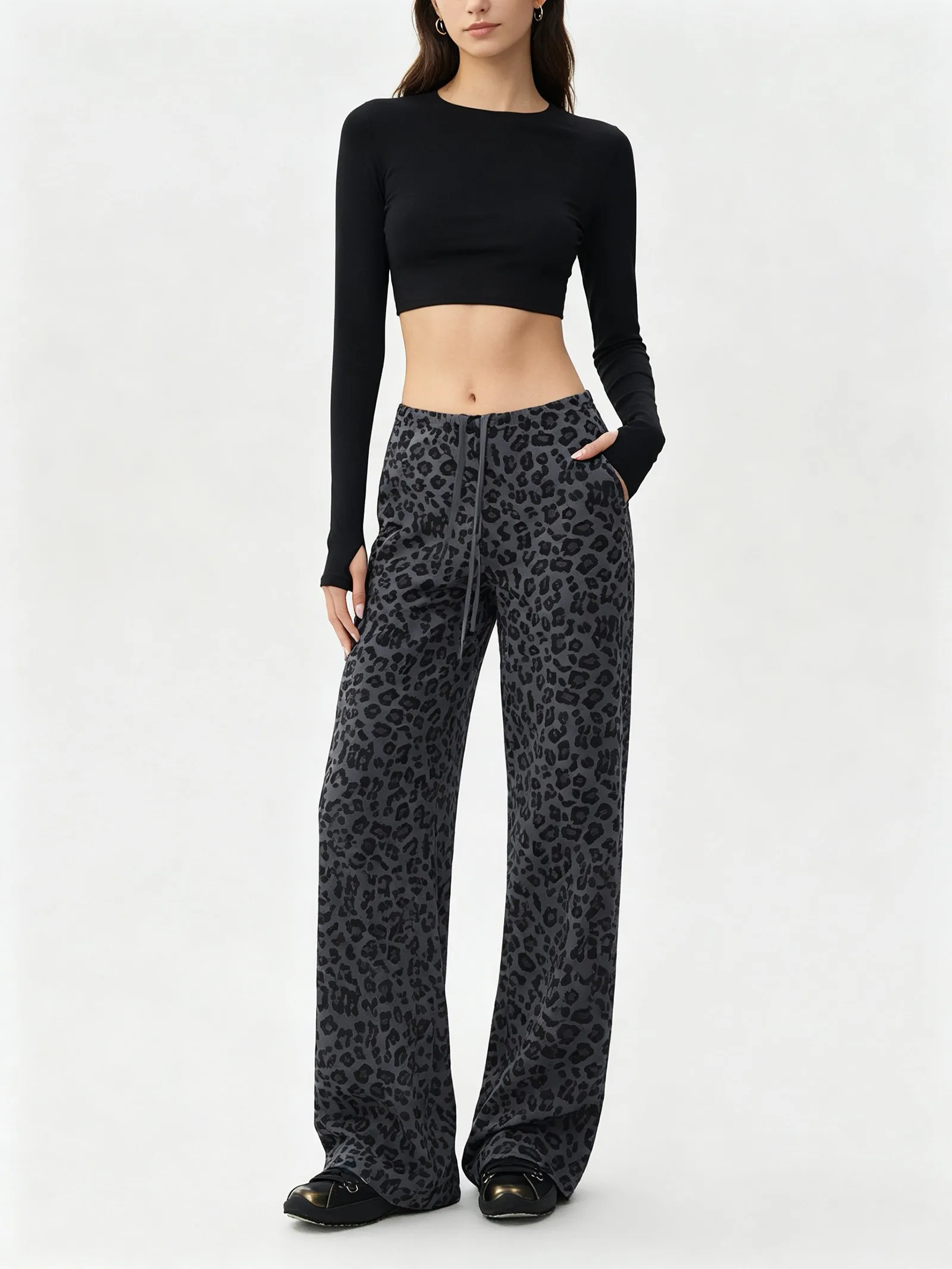 Leopardenmuster-Hose mit geradem Bein für Damen, Leggings, hochtaillierte, locker fallende Sporthose, Damen-Fitnesshose, schlankmachende Yogahose. – Detail 3