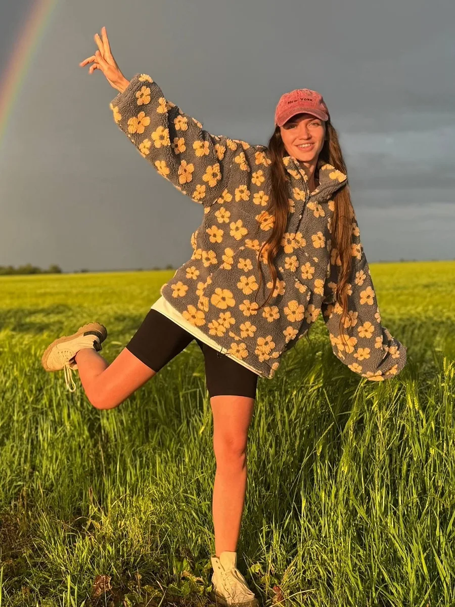 Cross border fleece flower hoodie  European and American autumn and winter new fashion hoodie  warm plush sweater for women