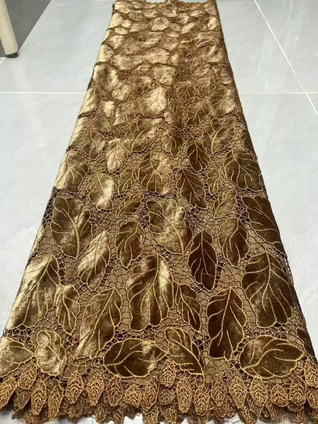 5ヤードのアフリカベルベットレース生地、2025年ナイジェリアレース、5ヤードのフランスベルベットレース生地、パーティー、ウェディングドレス、縫製用生地