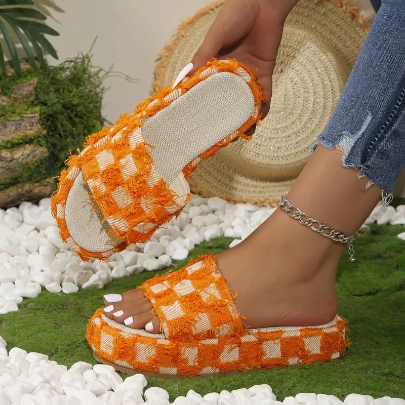 Women Slippers 2024 New Summer Luxury Sandals Fashion Designer Flat Slippers Soft Sole Platform Beach Shoes Casual Slides Women