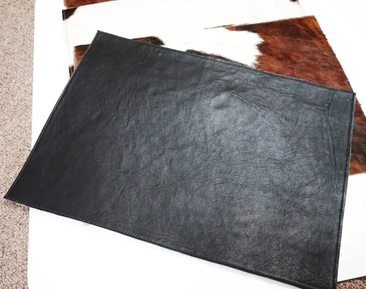 Cowhide Leather placemats 4 pcs Set Square 15.5in(L) X11in(W) (Black and White)