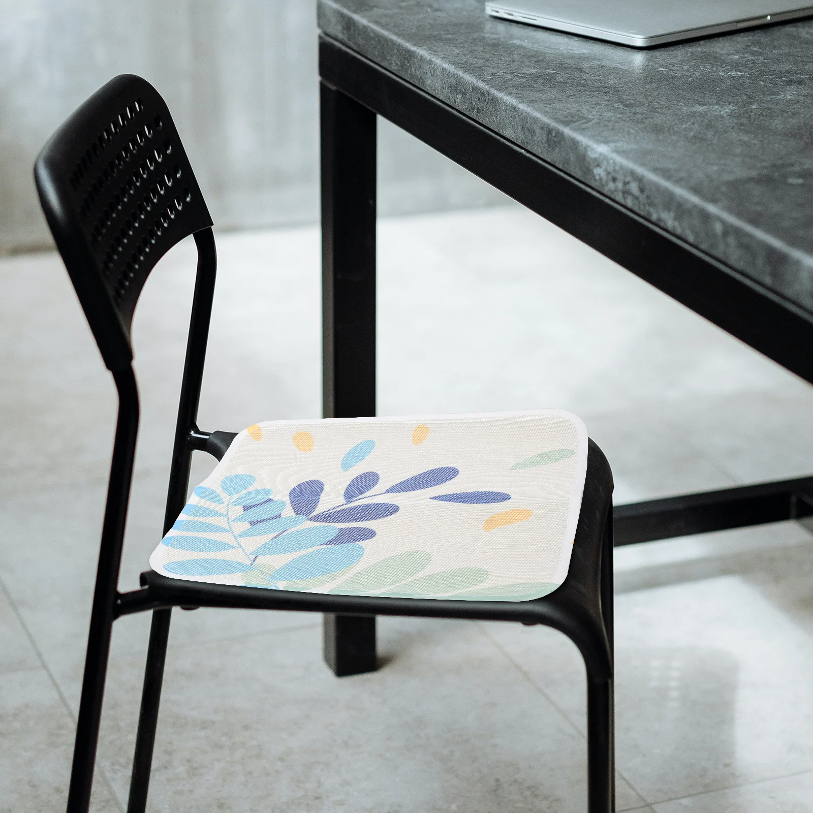 

Ice Silk Chair Cushion Breathable Polyester Office Seat Cooling Pad Cartoon Design Comfortable Cooling Mat for Summer