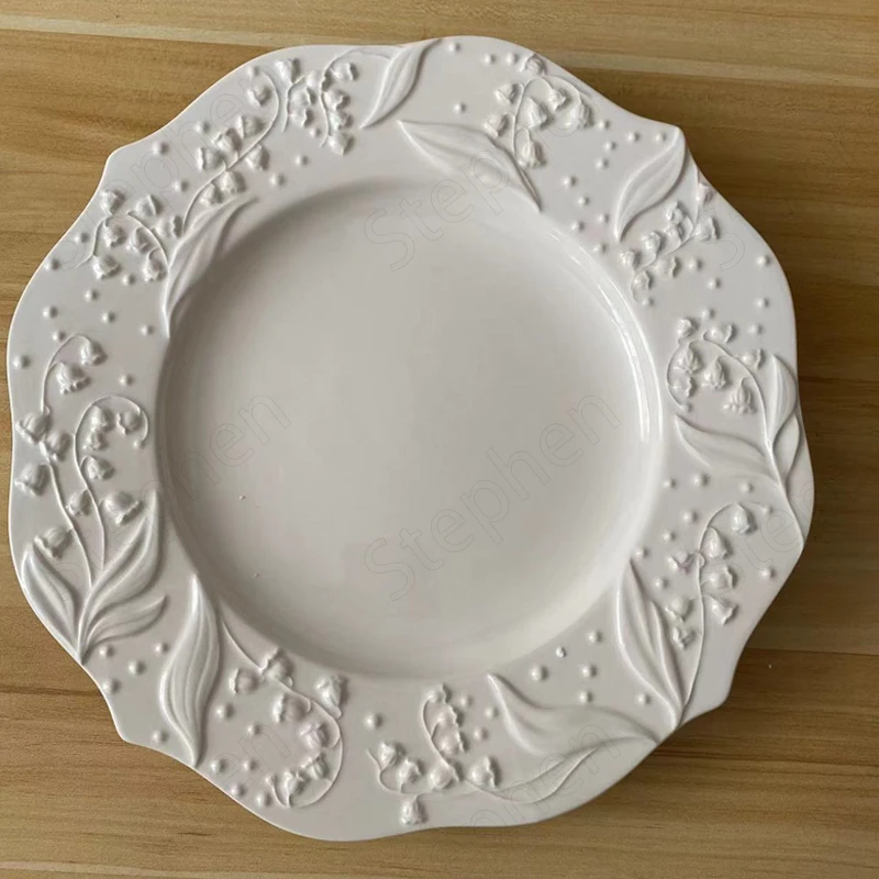 Elegant Floral Relief Ceramic Plate French Romance White Lily of The Valley Carving Cake Dessert Plates Afternoon Tea Bread Dish