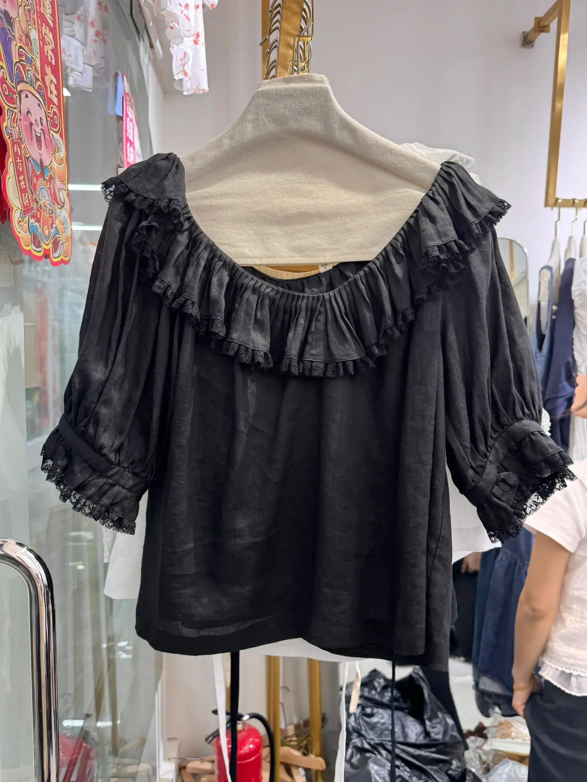 المرأة الدانتيل والتطريز عارضة قميص الكشكشة المرقعة جولة الرقبة قصيرة الأكمام أزياء فضفاضة بلوزة أعلى