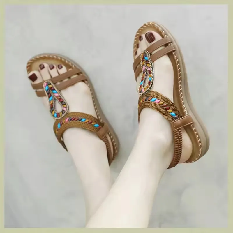 صنادل نسائية صيفية مقاس كبير على الطراز البوهيمي شباشب نسائية غير رسمية صنادل نسائية ناعمة خفيفة الوزن للشاطئ في الهواء الطلق