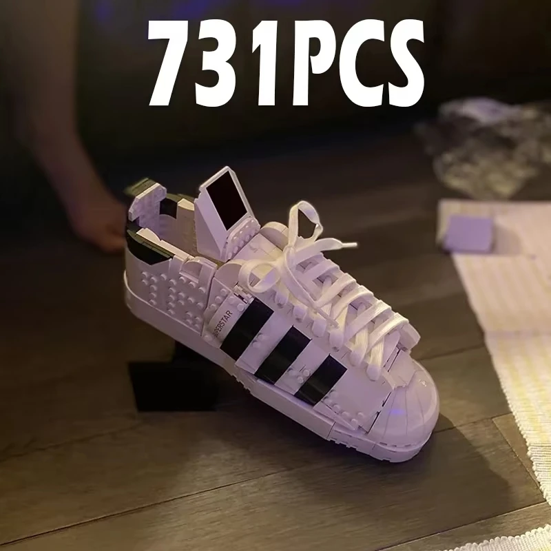 

Creative building blocks toys Moc sports shoes model sports shoes gift set adult birthday holiday Christmas party discount