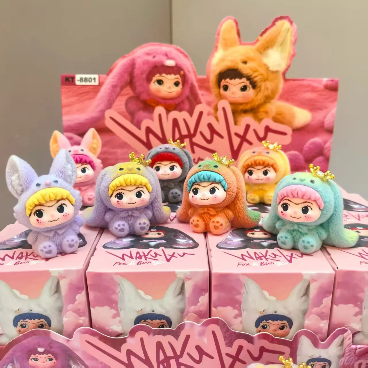 ของเล่นใหม่สุดฮิต วากุ ตุ๊กตาจิ๋วในกล่องสุ่ม ของตกแต่งโต๊ะนักเรียนสุดเท่ ของเล่นน่ารัก ของขวัญ