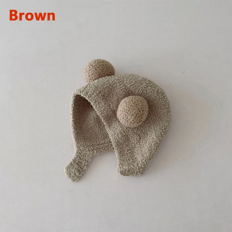 Niedliche Winter-Warme Kinder-Mützen für Mädchen und Jungen, Fleece-Wollmützen mit Bommel, Einfarbige Wollmützen mit Ohrenschutz, Weiche Neugeborenen-Mütze – Detail 6