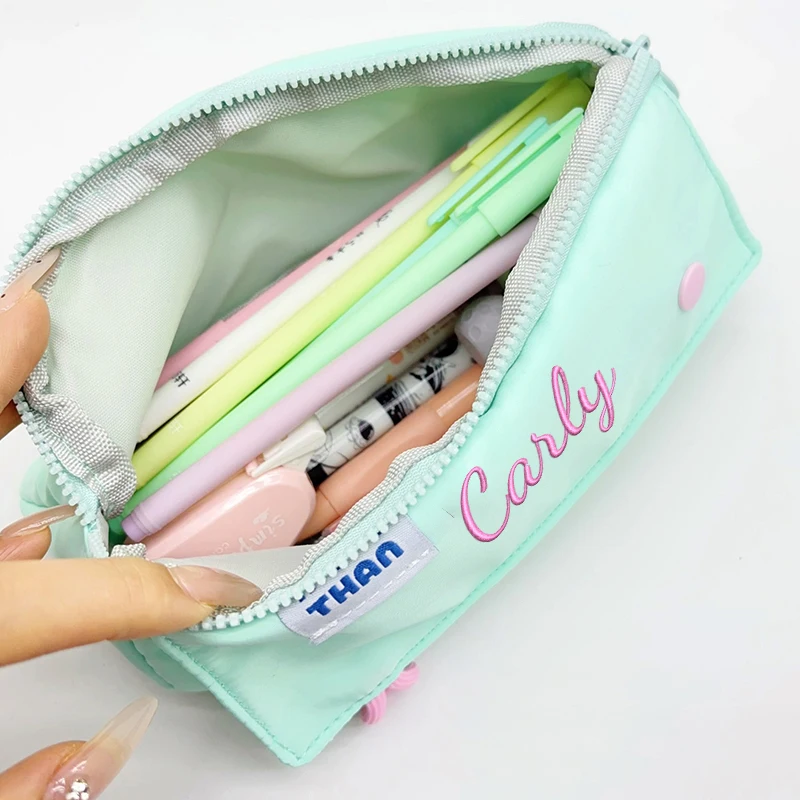 Maßgeschneiderte Stickerei/Standard-Stil 2 Optionen, trendiges Flip-Top-Federmäppchen, praktische Clutch-Tasche, Aufbewahrungstasche, perfektes Geschenk! – Detail 3