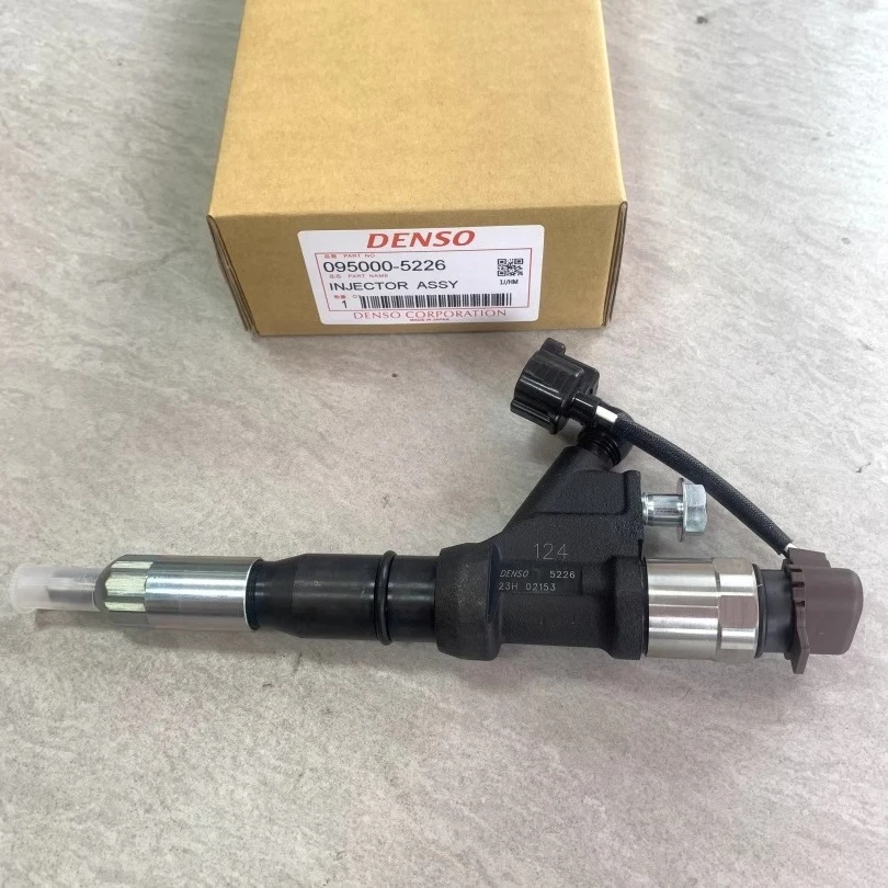 Hot saleImported Hino 700 truck tractor E13C fuel injector assembly 095000-5226 23670-E0341