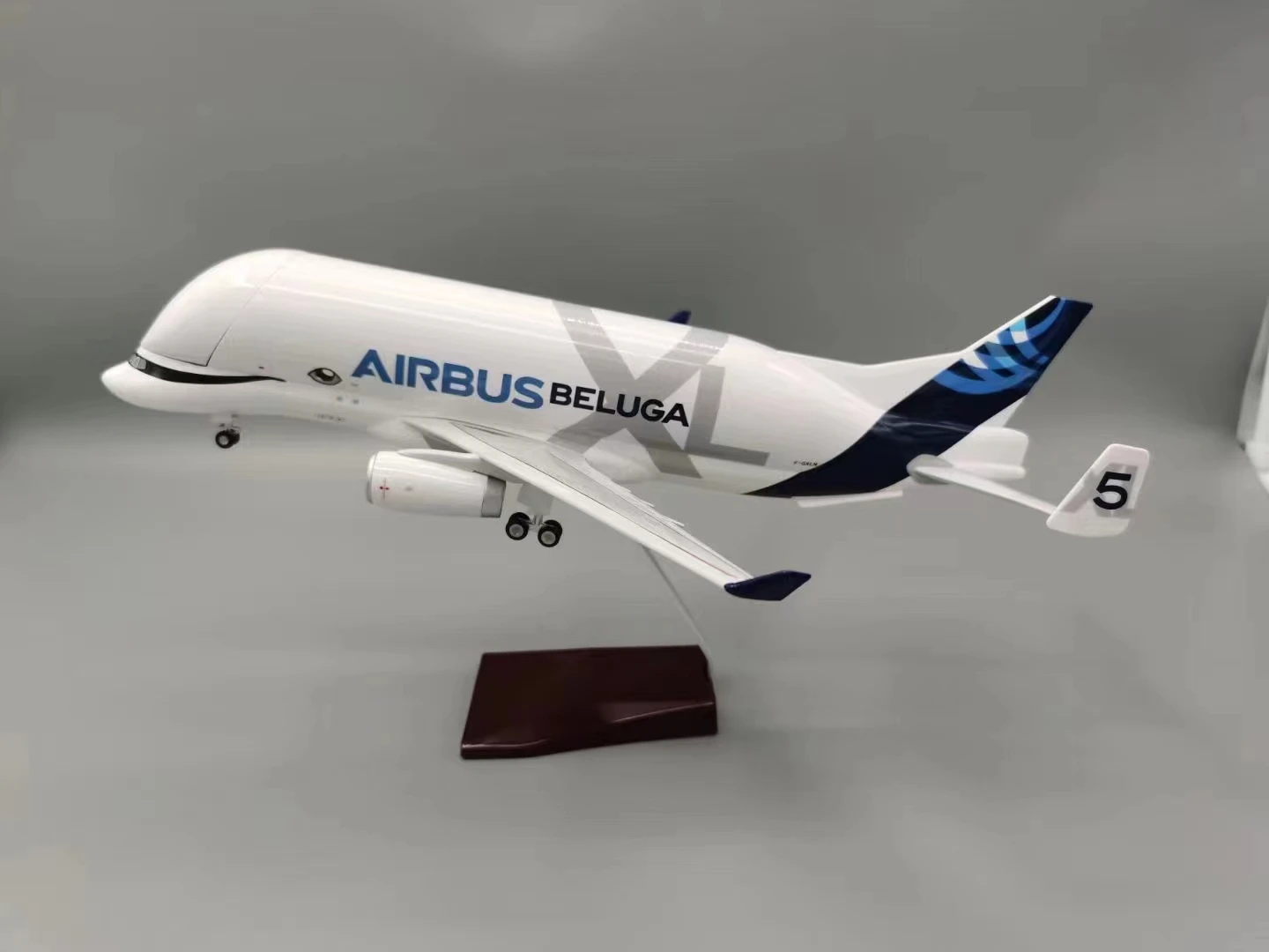 1:150 Scale Large Model Airplane 42CM Airbus Beluga A300-600ST Plane Models Diecast Transport Airplanes for Collection or Gift