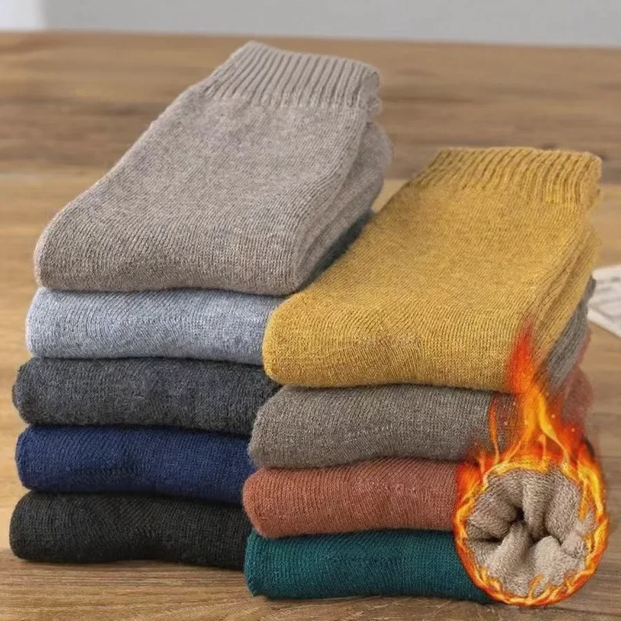 4 أزواج من جوارب المناشف السميكة للخريف والشتاء للرجال والنساء، لون سادة مسامي وممتص للعرق، ناعم
