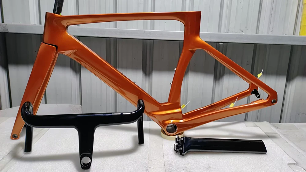 Carbon Road Bike Frame with Disc Brake Full Inner Cable, Coustomized Color Bicycle Frameset