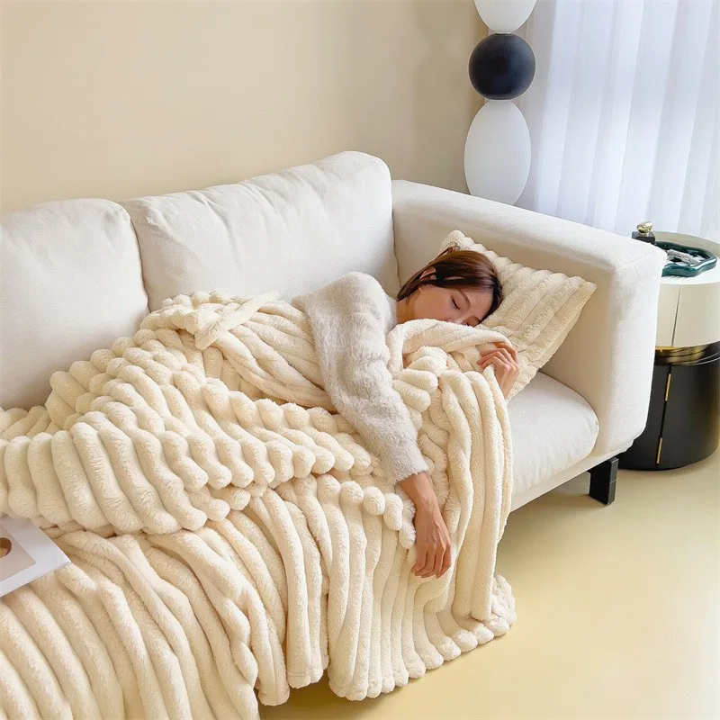 Light luxury Solid Color Multifunctional Rabbit Velvet Blanket Winter Thick Warm Flannel Used For Bedroom Living Room Blanket image 3