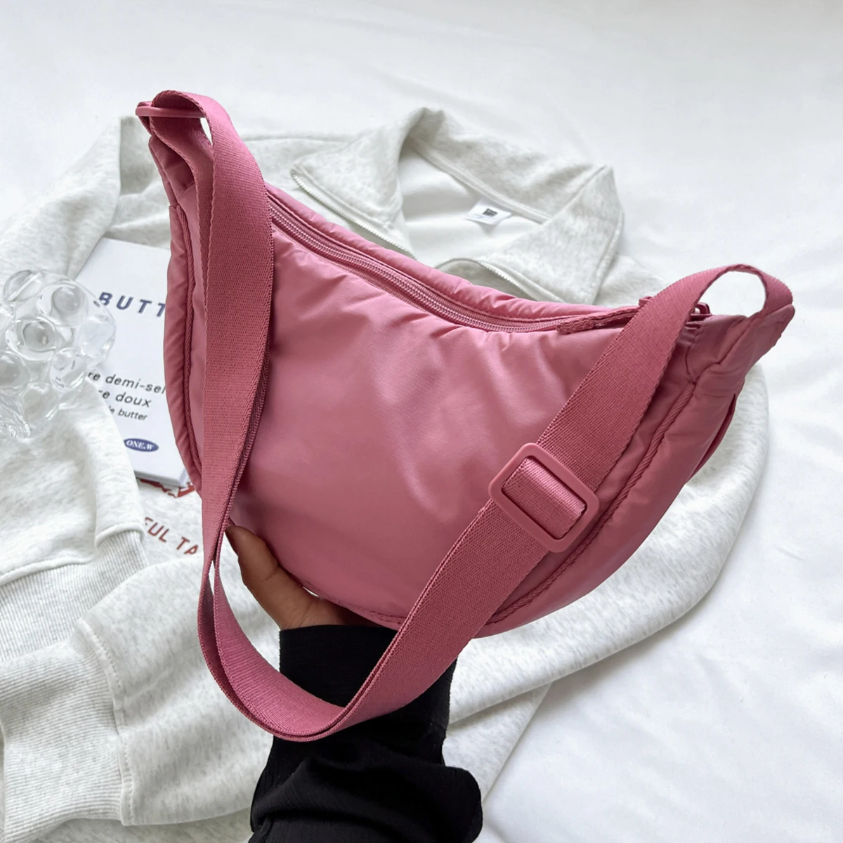 Neue, schlichte, wasserdichte Umhängetasche für Damen, tragbare Tasche zum Tragen unter dem Arm, geräumige, lässige Schultertasche für Herren, leichte Reisetasche aus Canvas zum Einkaufen und Wandern. – Detail 8