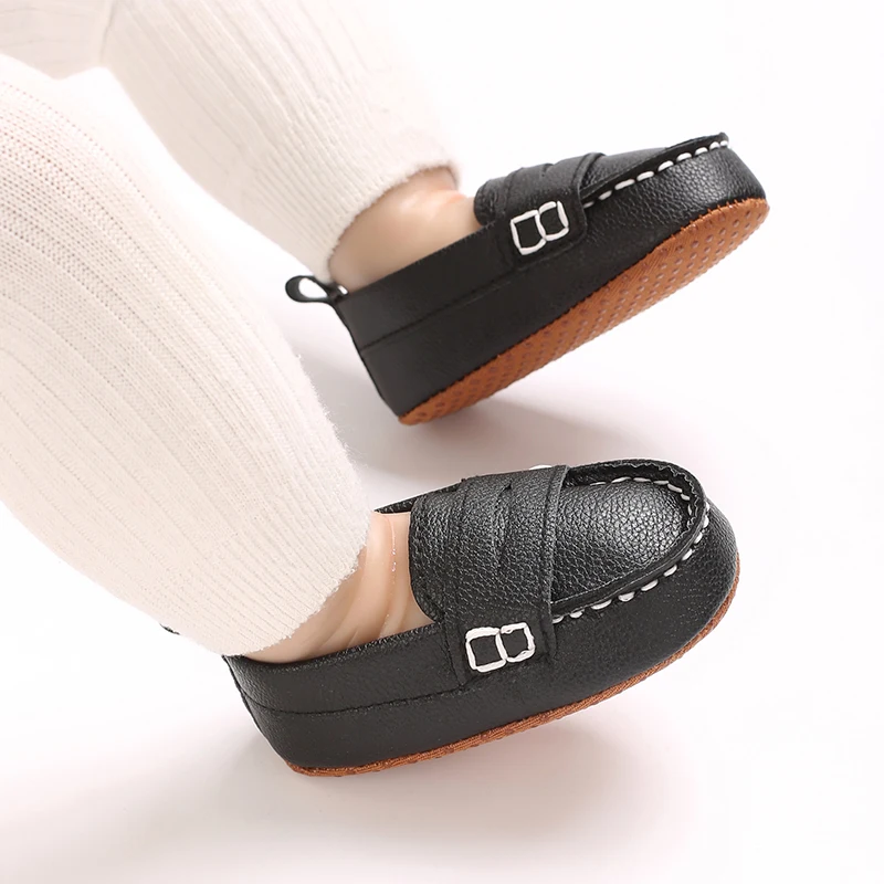 أزياء الرضع عارضة أحذية للطفل الفتيان المتسكعون الوليد الأحذية طفل الفتيات لينة أسفل الجلود الأخفاف 1 سنة الهدايا