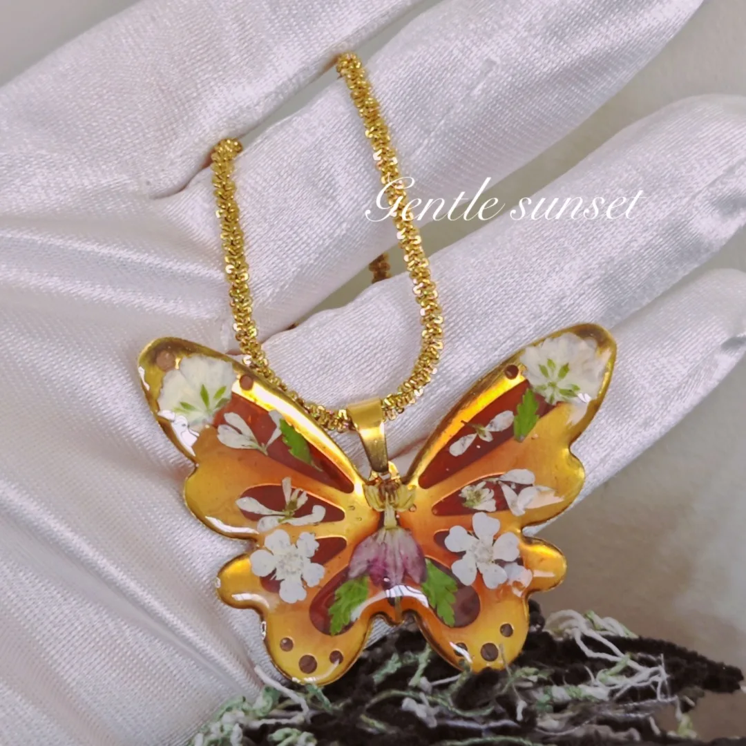 

3259 оптовая продажа, преувеличенное индивидуальное ожерелье-бабочка, ручная работа, сушеные цветы из смолы, образец растения, подарок на Рождество и день рождения