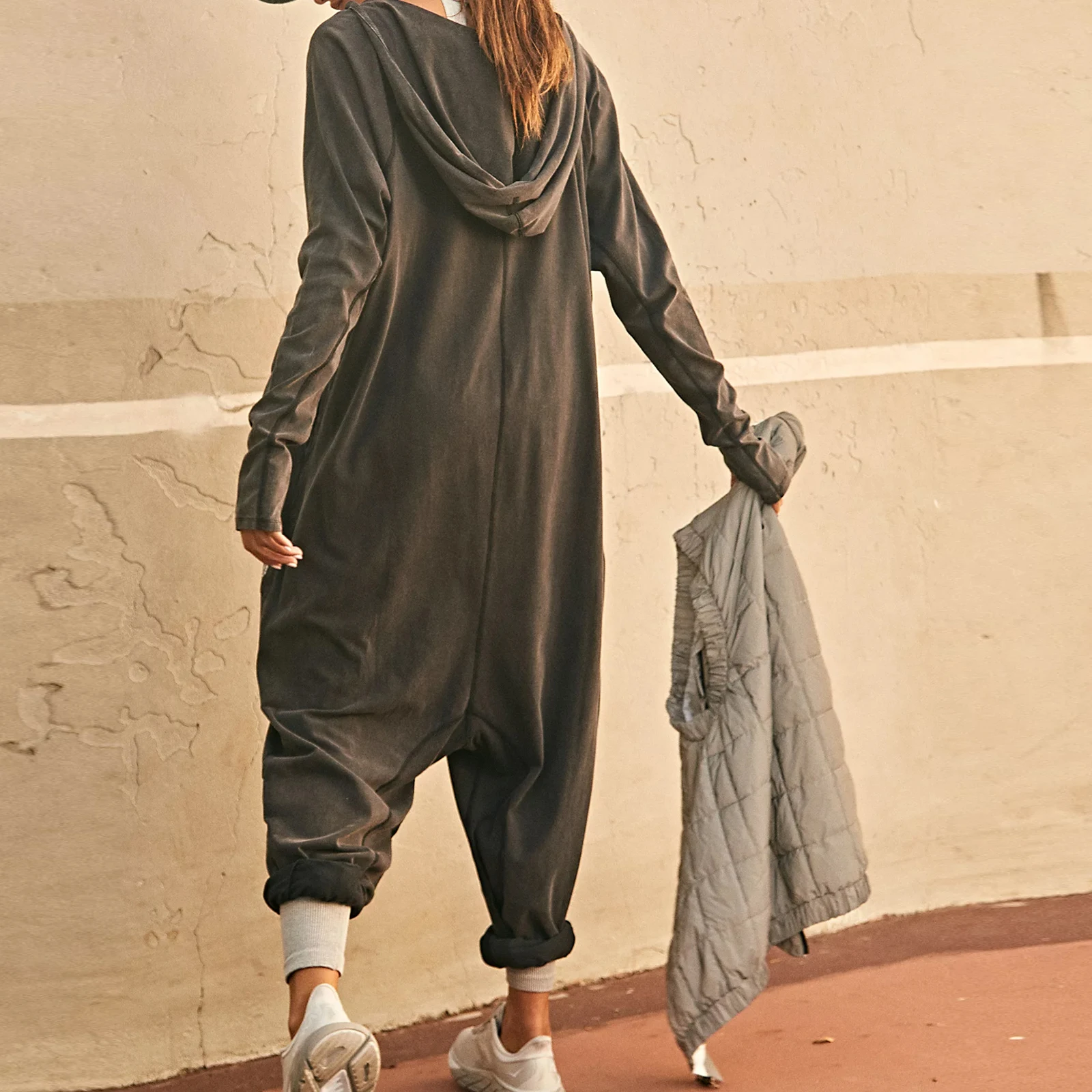 Women Long Sleeve Hoodie Romper Jumpsuit Oversized Solid Color Jumpsuits Fall Loose Overalls Thumbholes at Sleeves with Pockets